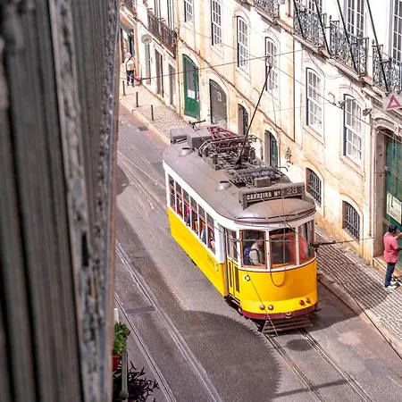Rooms On Calcada Do Combro, Best Location Lisbon Exterior photo