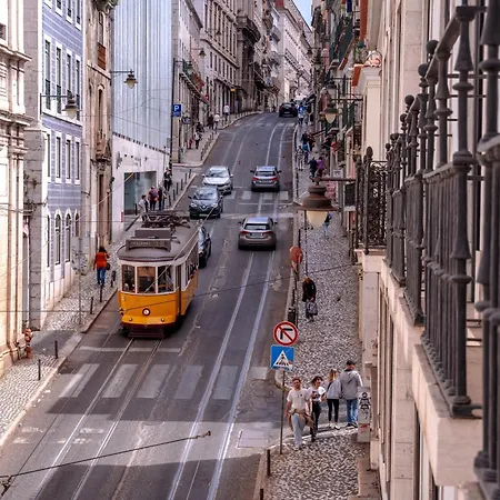 Rooms On Calcada Do Combro, Best Location Lisbon Exterior photo