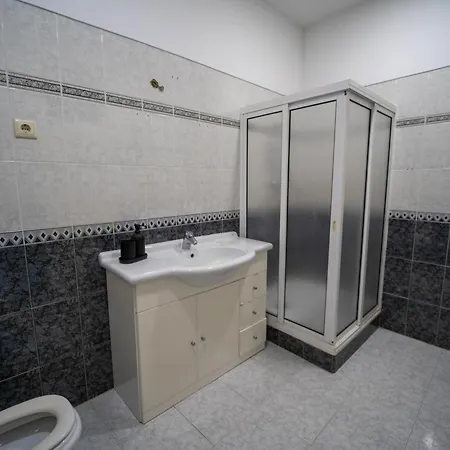 Rooms On Calcada Do Combro, Best Location Lisbon Exterior photo