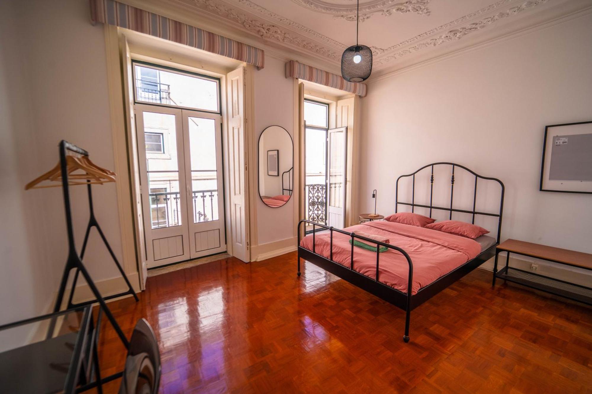 On Calcada Do Combro, Location Homestay