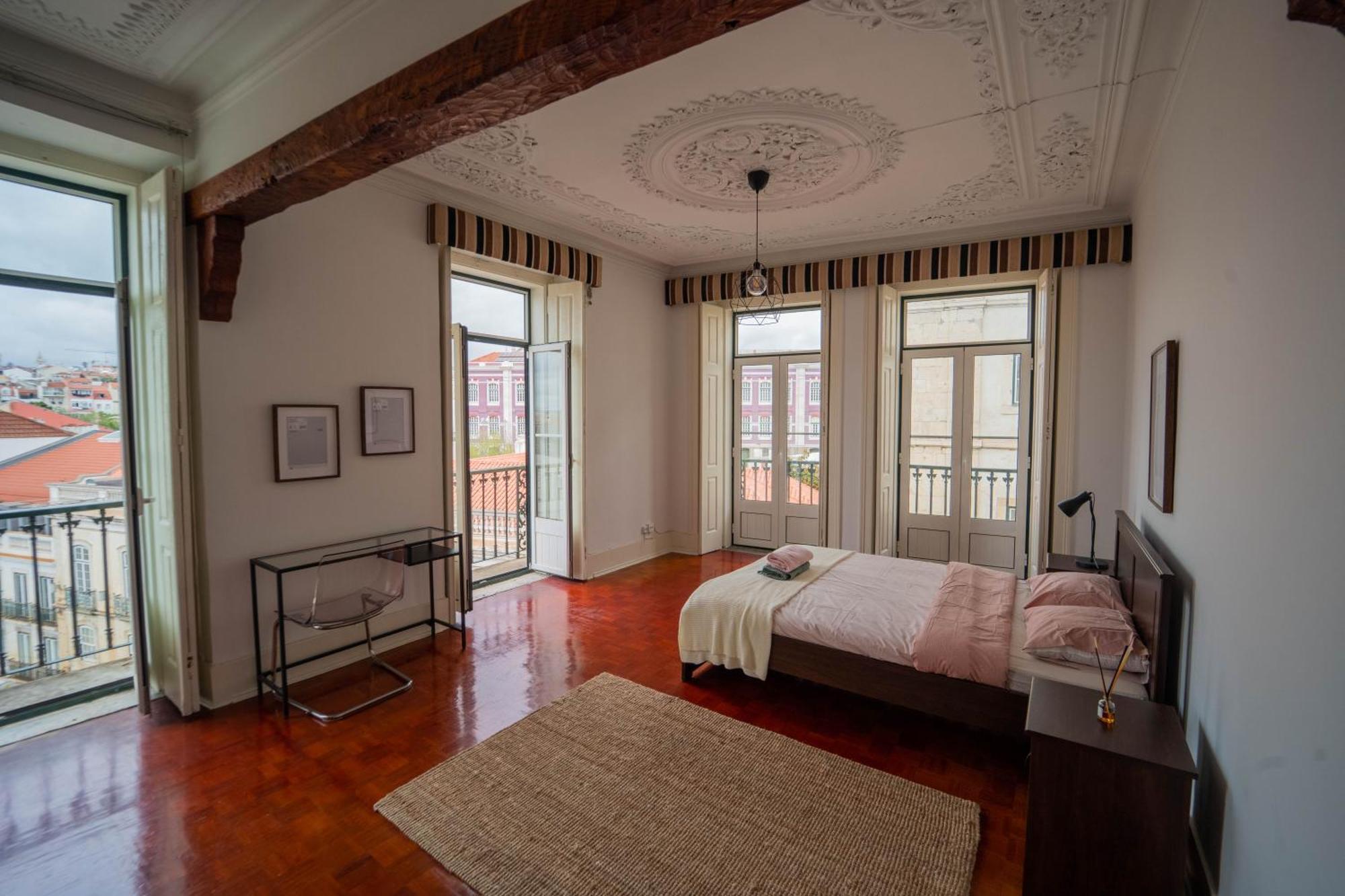 Homestay On Calcada Do Combro, Location Lisbon
