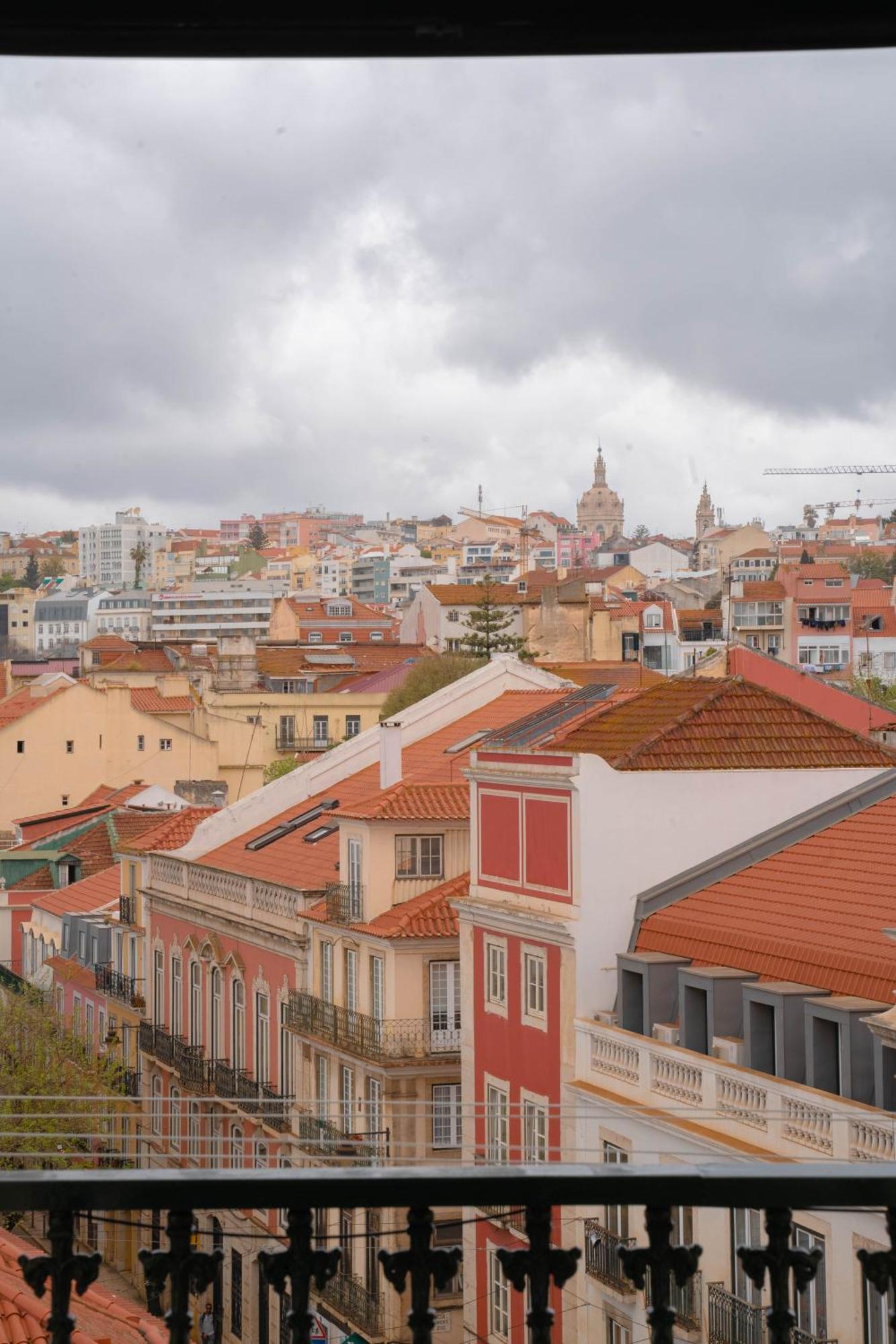 Homestay On Calcada Do Combro, Location Lisbon