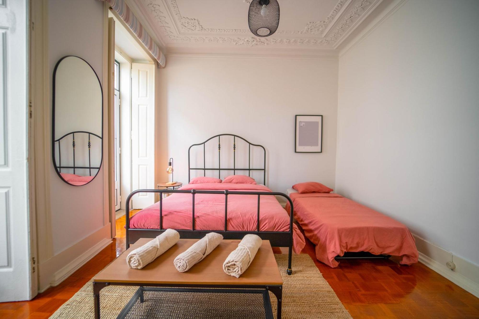 Homestay On Calcada Do Combro, Location Lisbon