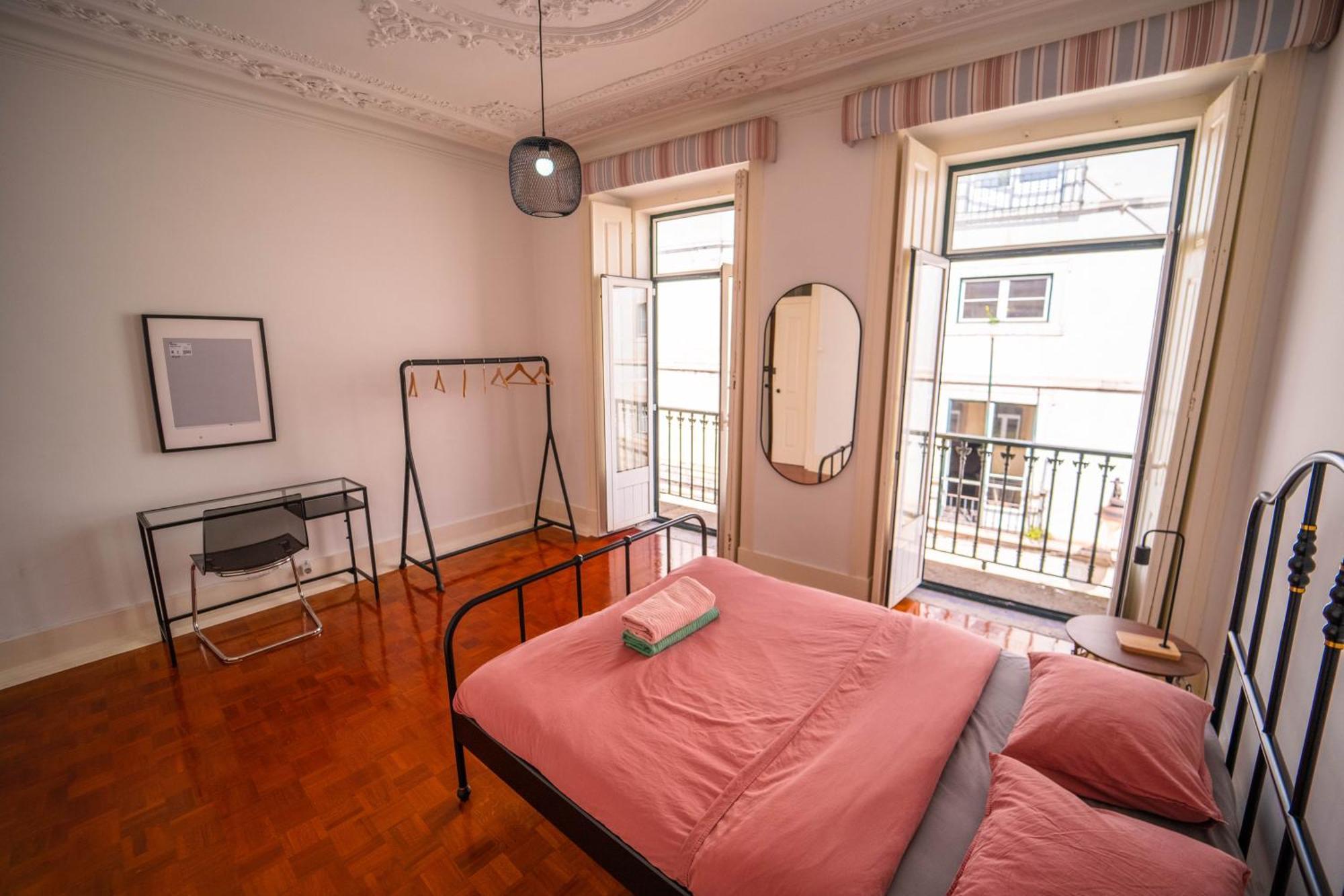 On Calcada Do Combro, Location Homestay